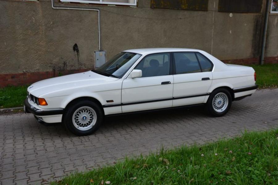  BMW 740i (E32) 1992 года  (UK) (фото 114 из 170)